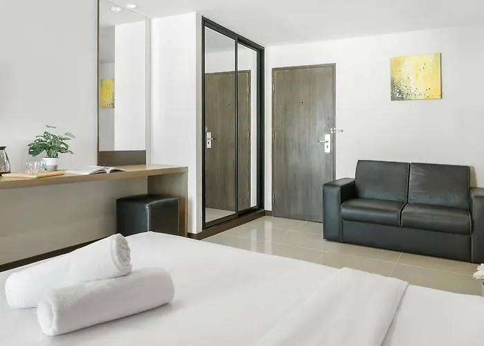 Diamond Ratchada Hotel